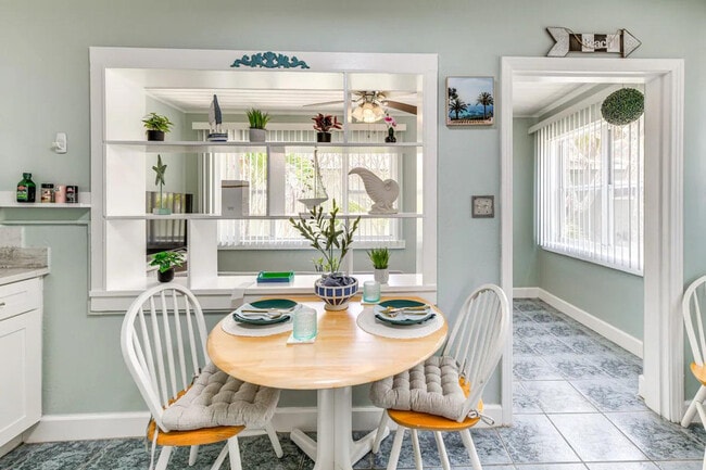 Building Photo - 340 78th Ave