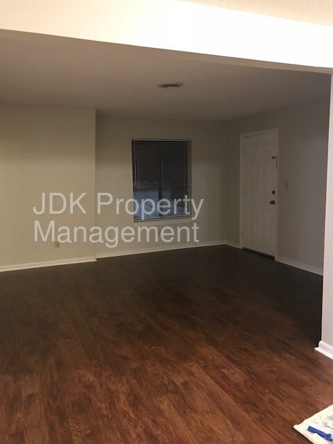 Foto del edificio - 1721 N Jim Minor Rd