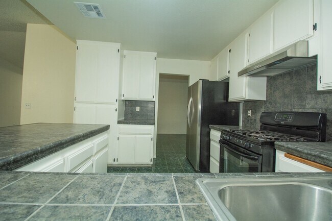 Building Photo - 7602 Lime Avenue, Fontana, CA 92336 Single...