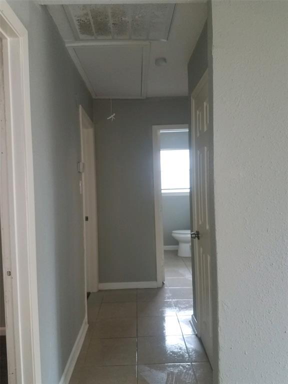 Building Photo - 10434 Barnham St