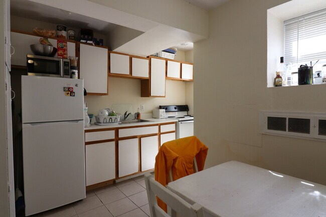 Foto del edificio - 110 Babcock St