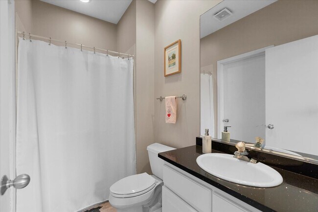 Foto del edificio - 2533 N Ashland-2D