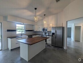Building Photo - 1515 Golden Poppy Ct