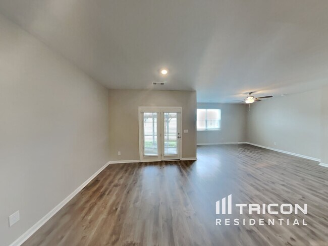 Building Photo - 5351 Owens Ln