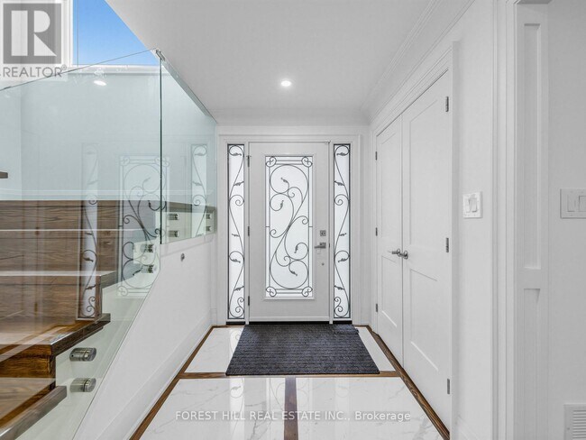 Building Photo - 33 Warlock Crescent
