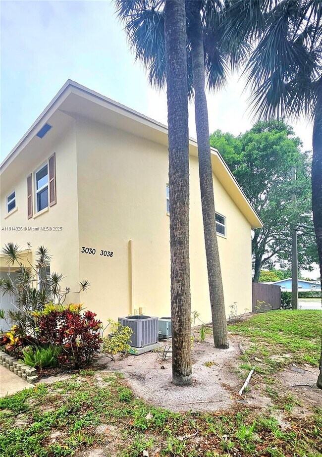 Building Photo - 3038 NW 69th Ct