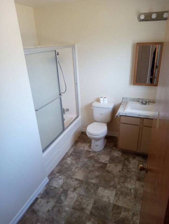 Building Photo - 33rd Street Duplex