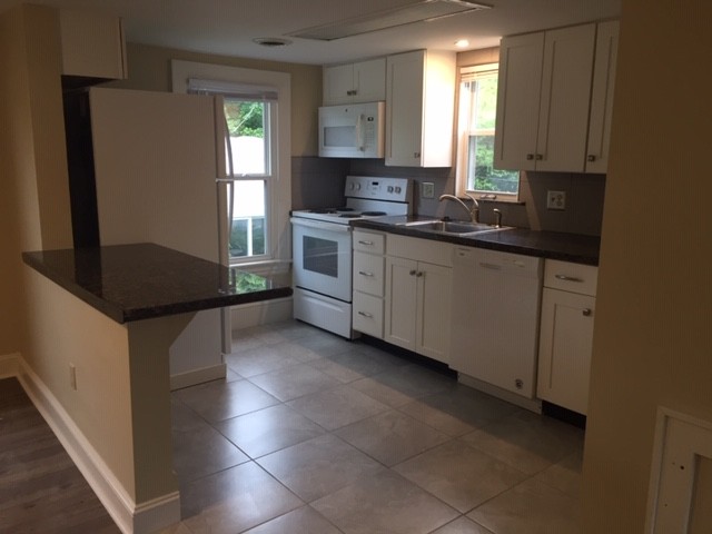 Kitchen2 - 304 Union St