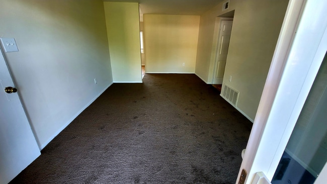 Building Photo - 1700 Carlisle Ave