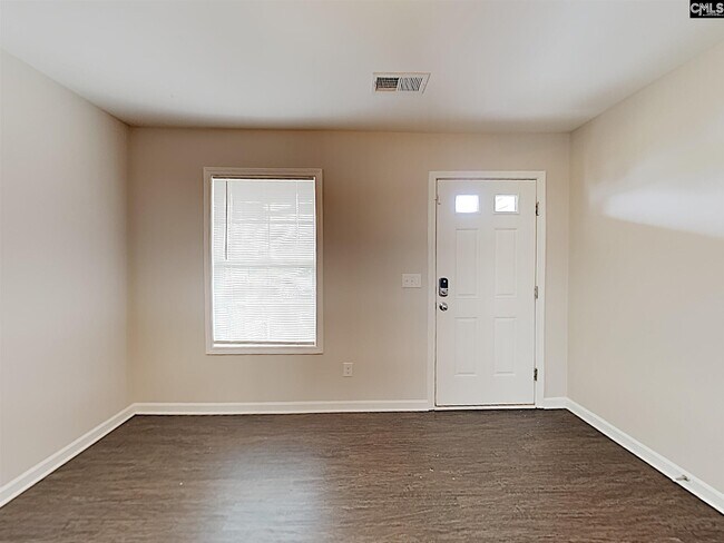 Building Photo - 715 Dawson Park Way
