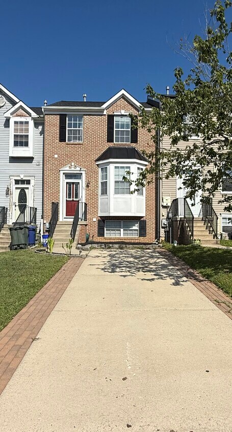 Foto principal - 107 Stoneshire Dr