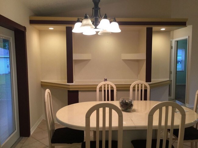 Building Photo - 3/2/2 in Belleview