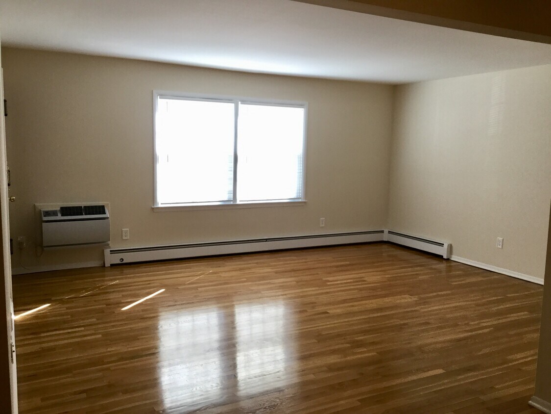 Foto principal - 109 4th Ave