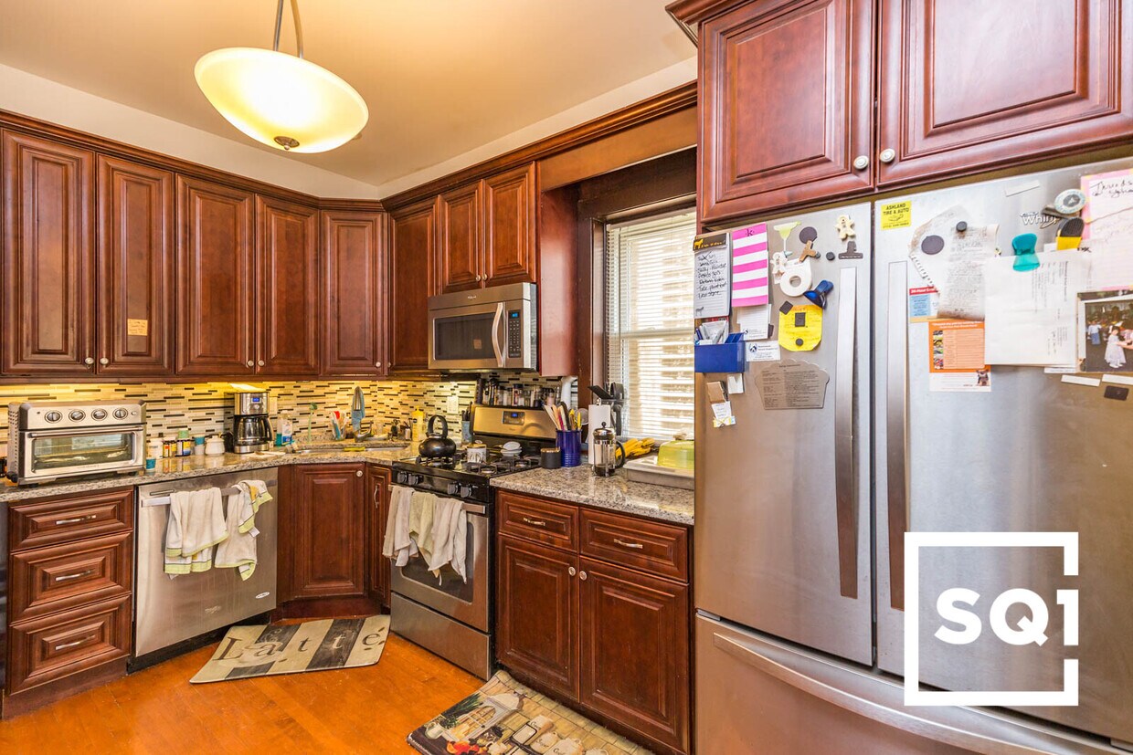 Foto principal - 1721 W Roscoe St