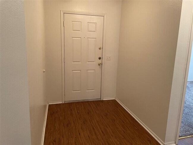 Foto del edificio - 1601 Waters Edge Dr