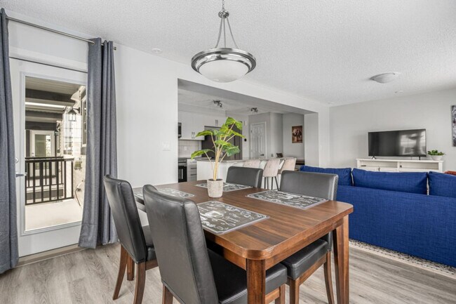 Building Photo - 805 Windbury Pl SW