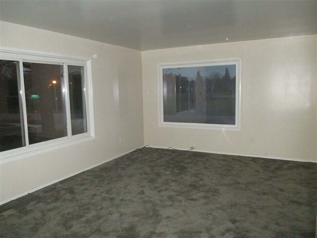 Building Photo - 1414 Edward St