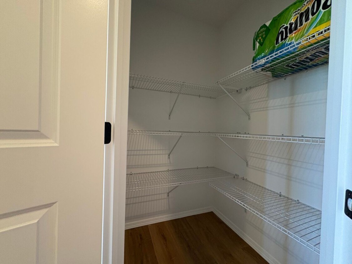 Foto principal - Brand New Home!!