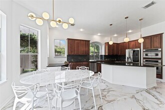 Building Photo - 18 Degas Park Dr