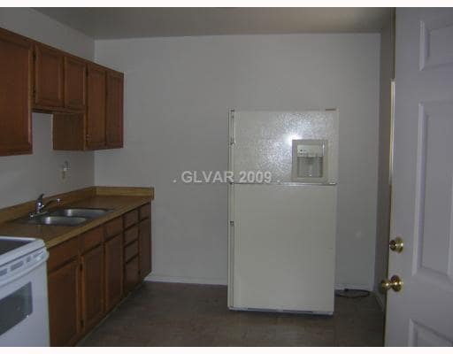 Building Photo - 211 Zinc St