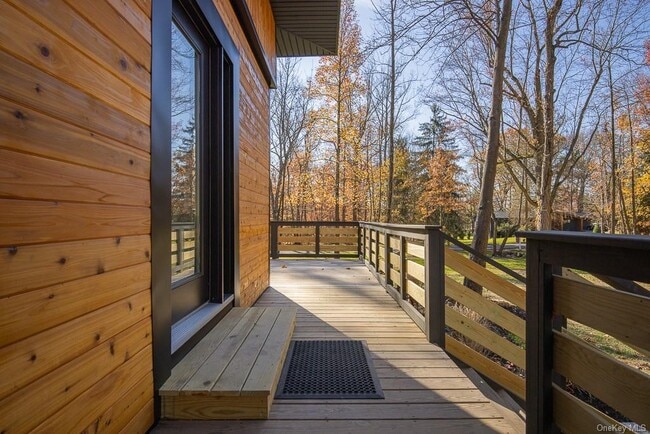 Building Photo - 6 Indian Hill Ln