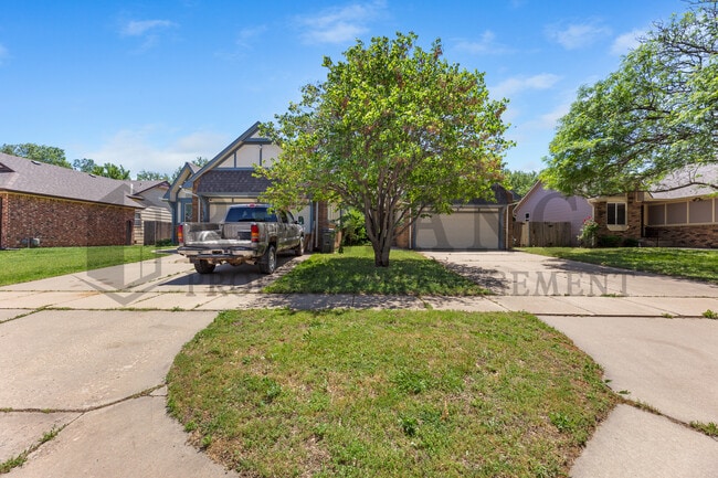 Building Photo - 10527 W Texas St