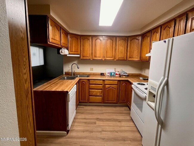 Building Photo - 940 Opalite Dr
