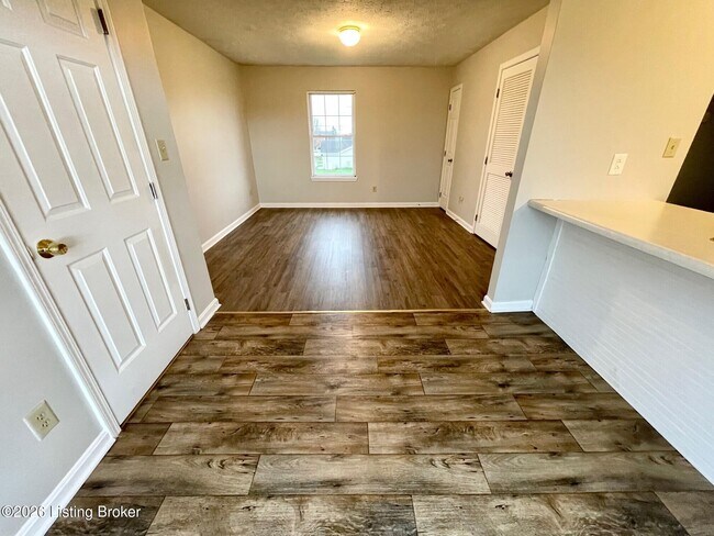 Foto del edificio - 456 Joy Ave