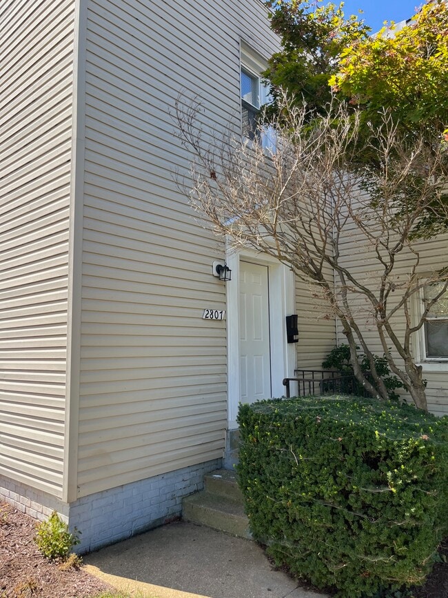 Building Photo - 2807 Iverson St