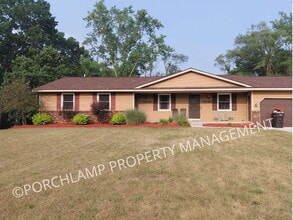 Building Photo - 4546 Sarafield St NE