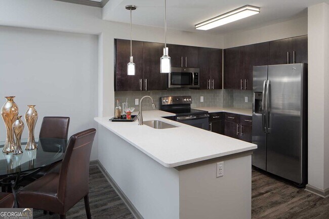 Foto del edificio - 960 East Paces Ferry Rd NE