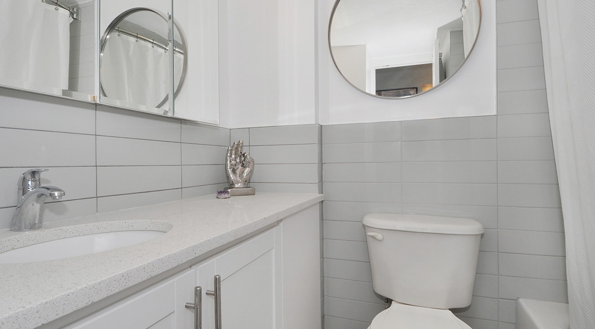 Building Photo - Crystal Arms