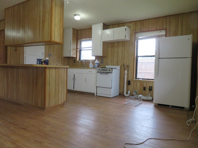 Building Photo - 306 Hollyhill Ln