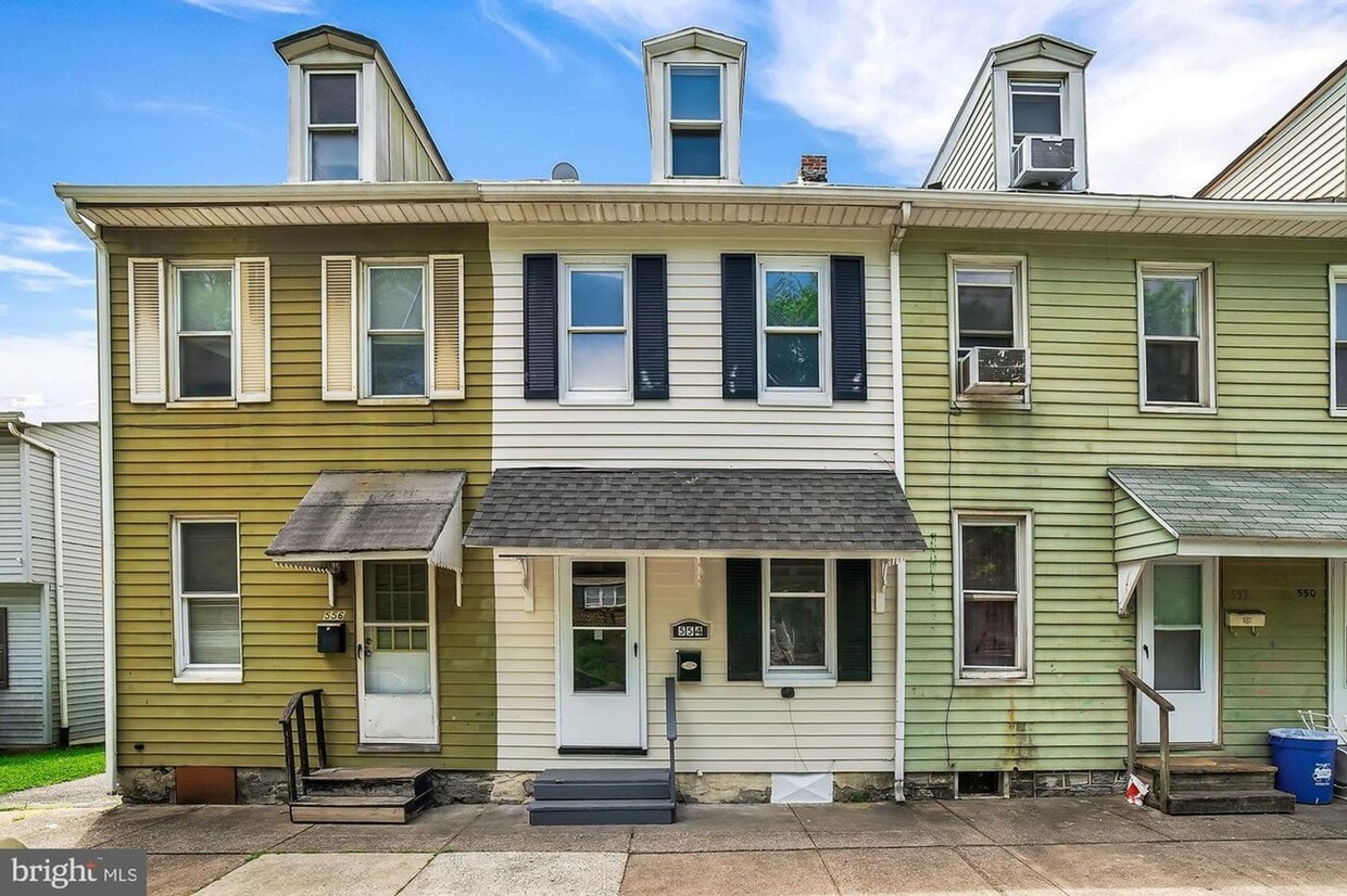 Primary Photo - Coming Soon - Cozy 4 Bedroom, 1 Bath Home ...