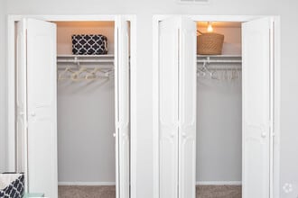 2BR, 1BA - 950 SF - Bedroom - Lexington Square