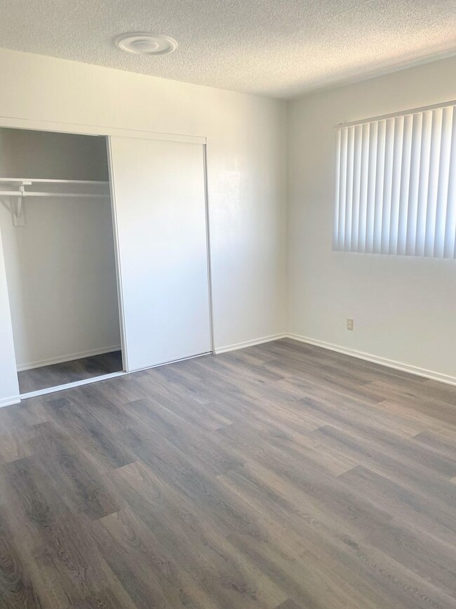 Building Photo - 1bd/1ba in Panorama City