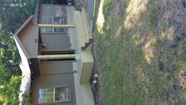 Building Photo - 120 San Saba Ave