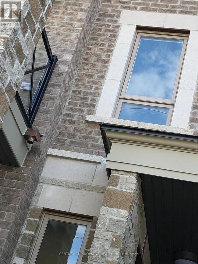 Photo du bâtiment - 2329 Westmeath Ln