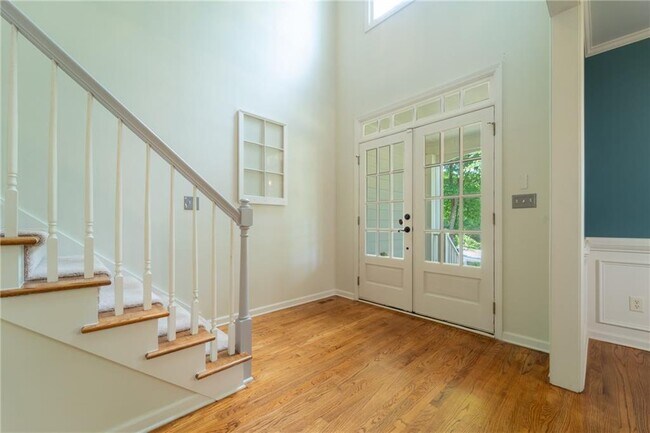 Building Photo - 313 Oak Hill Ln