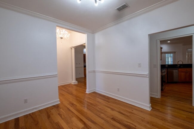 Building Photo - 3510 Gardenview Way