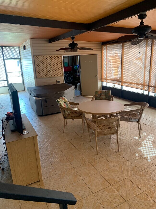 Building Photo - 210 Ocean Reef Ln