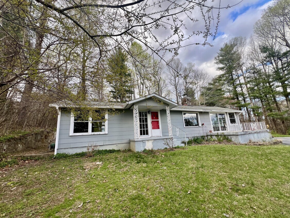 Primary Photo - 2635 Hebron Rd