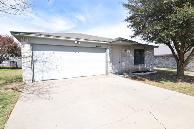 Foto del edificio - 4403 Fieldcrest Dr