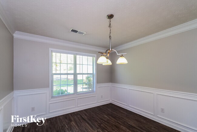 Building Photo - 5350 Valley Forest Way