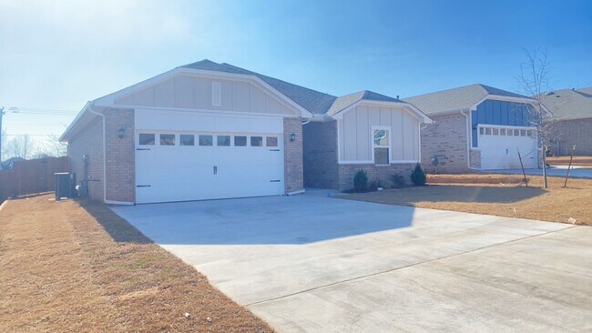 Building Photo - 3 Bedroom 2 Bathroom 2 Car Garage Home in Oakdale School District