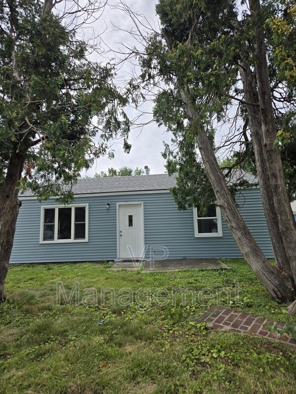 Building Photo - 7425 Oak St