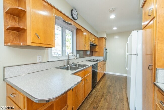 Foto del edificio - 29 Linden Rd