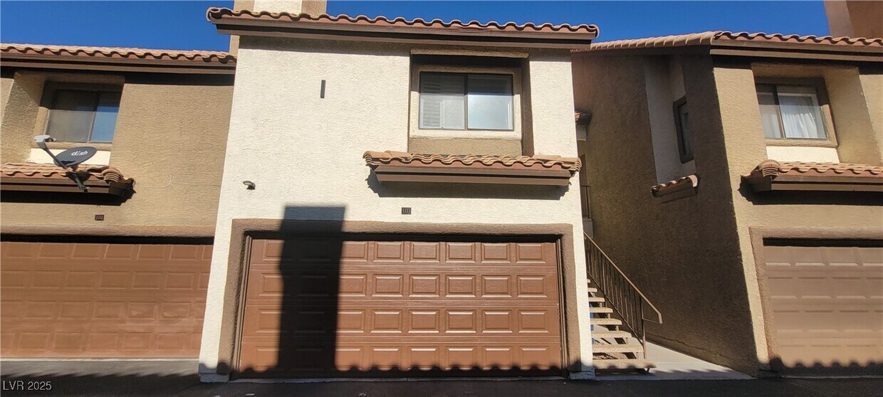 Foto principal - 2995 E Sunset Rd