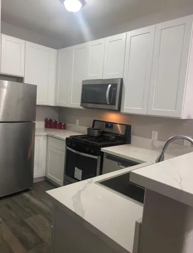Foto del edificio - 3318 N Decatur Blvd