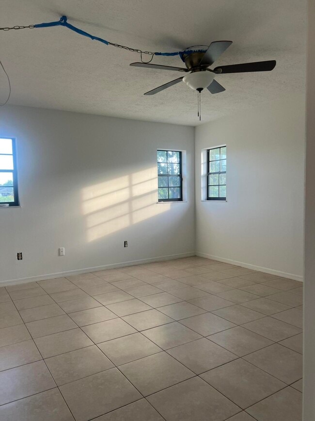Foto del edificio - 952 SE Walters Terrace